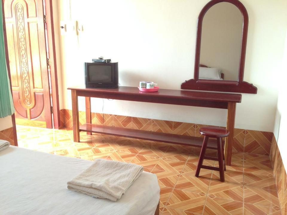 Si Amphone Hotel Champasak Room photo